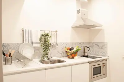 Una cocina o zona de cocina en Cosy Apartment in the heart of Barrio de las Letras