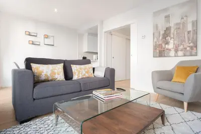 Zona de estar de Cozy 1-Bed Apartment in Alonso Martínez