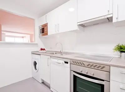 Una cocina o zona de cocina en Spacious Apartment in Argüelles, Madrid
