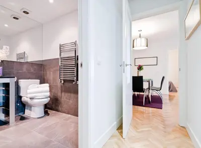 Un baño de Spacious Apartment in Argüelles, Madrid