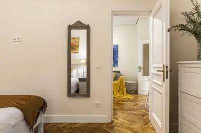 Cama o camas de una habitación en Waou Plaza de España I - Alquiler Corta Duración
