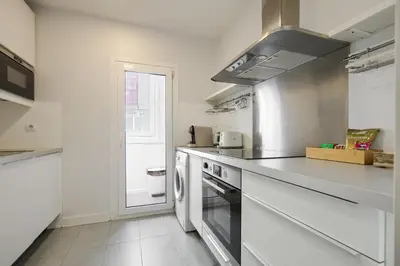 Una cocina o zona de cocina en Dobo Madrid Ventas