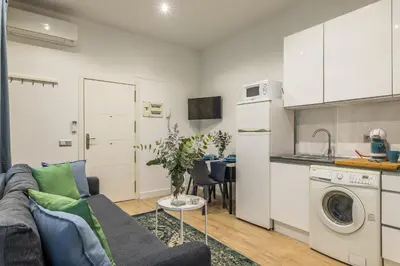Una cocina o zona de cocina en Waou Malasaña II - Alquiler Corta Duración