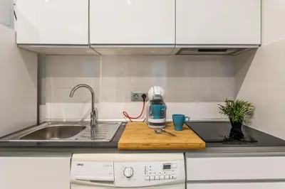Una cocina o zona de cocina en Waou Malasaña II - Alquiler Corta Duración