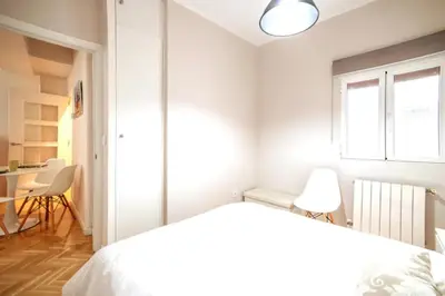 Cama o camas de una habitación en MyHouseSpain - Superb apartment close to Madrid City Center