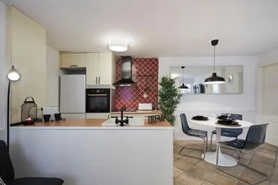 Una cocina o zona de cocina en LEEWAYS APARTMENT I in SAN LORENZO