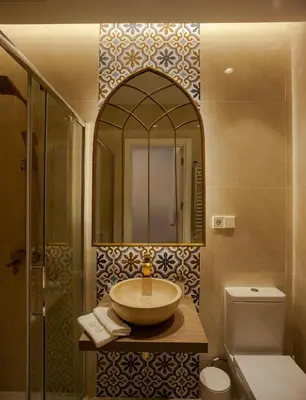 Un baño de Plaza España V calle San Bernardino 6BR 6BH