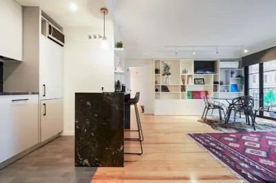 Una cocina o zona de cocina en Bright Luxurious - 1BD 2BTH - AtochaRetiro
