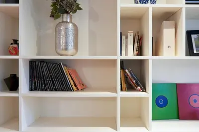 Biblioteca en el apartamento