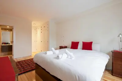 Cama o camas de una habitación en Bright Luxurious - 1BD 2BTH - AtochaRetiro