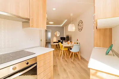Una cocina o zona de cocina en Bright apartment near Casa de Campo by Batuecas