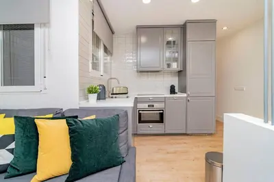 Una cocina o zona de cocina en Superb Apartment near Madrid Rio by Batuecas