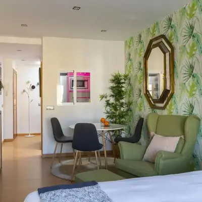 Cozy studio overlooking Pedro Zerolo Square