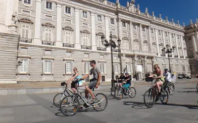 Montar en bicicleta en Lagasca Charming Apartment o alrededores
