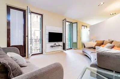 Una televisión o centro de entretenimiento en Luxury Apartment in La Latina by Batuecas