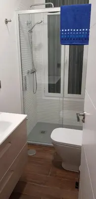 Un baño de PICASSO CALLAO WiFi FREE - TEMPORADA RENTAL Workers & Stud