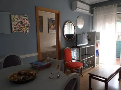 Una televisión o centro de entretenimiento en Piso Madrid Pacifico M-30