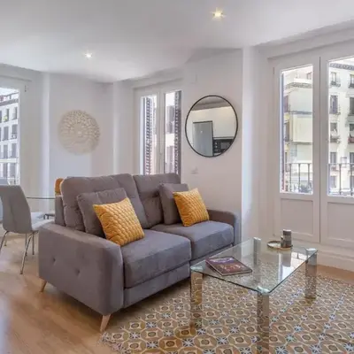 Modern 2-Bed Apartment in Central Madrid