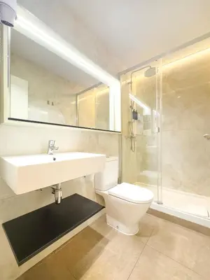 Un baño de Ópera Stays by Charming