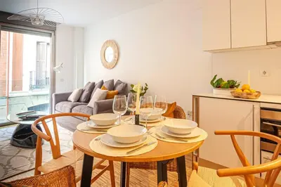Una cocina o zona de cocina en Heima Gran Vía B