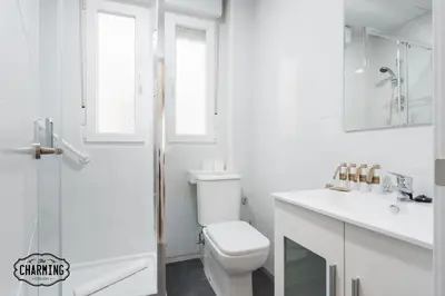 Un baño de Delicias - 2 dormitorios, bien comunicado