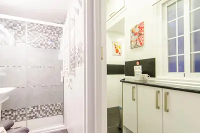 Un baño de Sweet Gran Via II