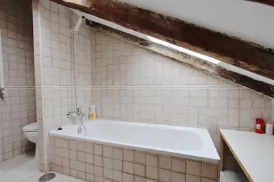 Un baño de COZY ROMANTIC MALASAÑA