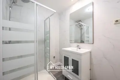 Un baño de MyHouseSpain - Great apartment 6 PAX MADRID CITY CENTER