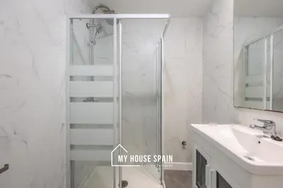 Un baño de MyHouseSpain - Great apartment 6 PAX MADRID CITY CENTER
