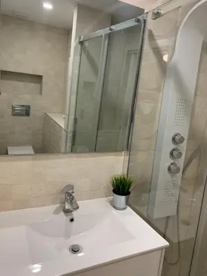 Un baño de Moncloa-Arguelles nuevos pisos
