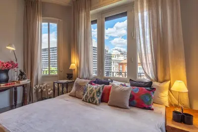 Cama o camas de una habitación en Spacious 3-Bed Apartment in Salamanca Madrid
