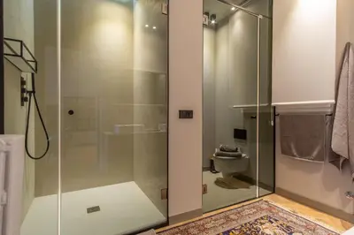 Un baño de Spacious 3-Bed Apartment in Salamanca Madrid