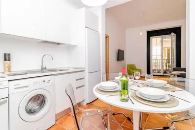 Una cocina o zona de cocina en Bello Apartamento en Centro de Madrid, C/Infantas 1-3 by Batuecas