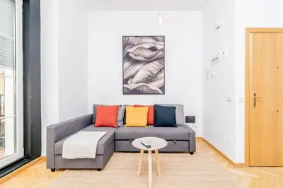 Zona de estar de Bello Apartamento en Centro de Madrid, C/Infantas 1-3 by Batuecas