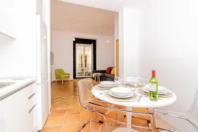 Plano de Bello Apartamento en Centro de Madrid, C/Infantas 1-3 by Batuecas