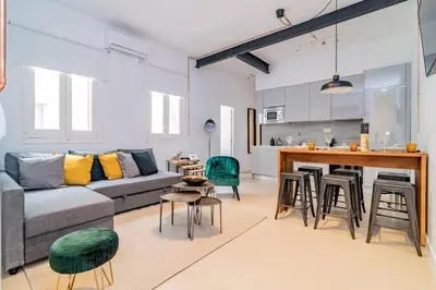 Zona de estar de Exclusivo Apartamento en Chamberí Fernando El Católico by Batuecas