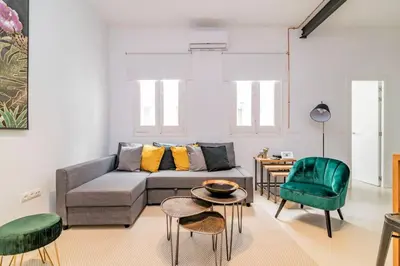 Zona de estar de Exclusivo Apartamento en Chamberí Fernando El Católico by Batuecas