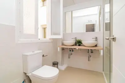 Un baño de Exclusivo Apartamento en Chamberí Fernando El Católico by Batuecas