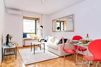 Zona de estar de Maravilloso Apartamento Plaza Pedro Zerolo - Gran Vía, by Batuecas