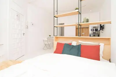 Cama o camas de una habitación en Loft de Diseño en Pleno Centro de Madrid, Calle Torrecilla del Leal, by Batuecas