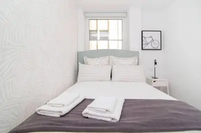 Cama o camas de una habitación en Deslumbrante Apartamento en Plaza España, by Batuecas
