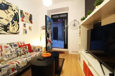 Zona de estar de Céntrico Apartamento Estilo Pop-Art by Batuecas