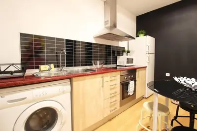 Una cocina o zona de cocina en Céntrico Apartamento Estilo Pop-Art by Batuecas