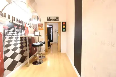 Plano de Céntrico Apartamento Estilo Pop-Art by Batuecas