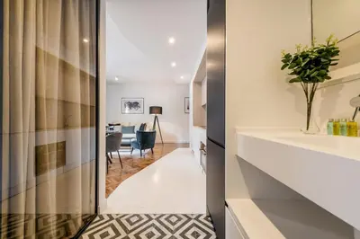 Plano de Modern Stylish - 1BD 1BTH - Opera