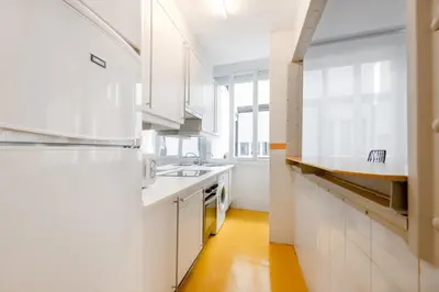 Una cocina o zona de cocina en Refurbished and bright-Pool-1Bed 1Bath-Chueca