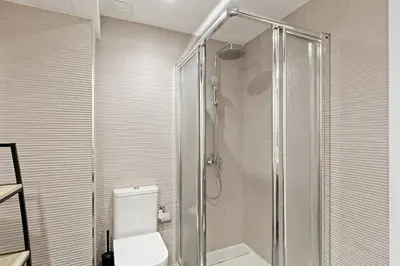 Un baño de Modern Refurbished - 1BD 1BTH - Las Letras