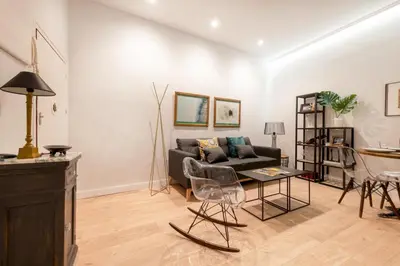 Zona de estar de Cozy and Comfortable-1bed 1bath- City center