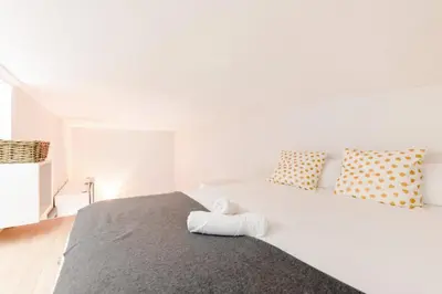 Cama o camas de una habitación en Cozy and Comfortable-1bed 1bath- City center