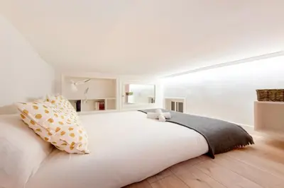 Cama o camas de una habitación en Cozy and Comfortable-1bed 1bath- City center